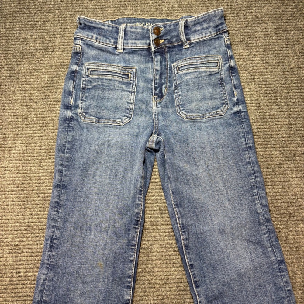American Eagle Super Hi-Rise Flare Jeans Blue 4 Short Patch Pocket Detail - Picture 3 of 10
